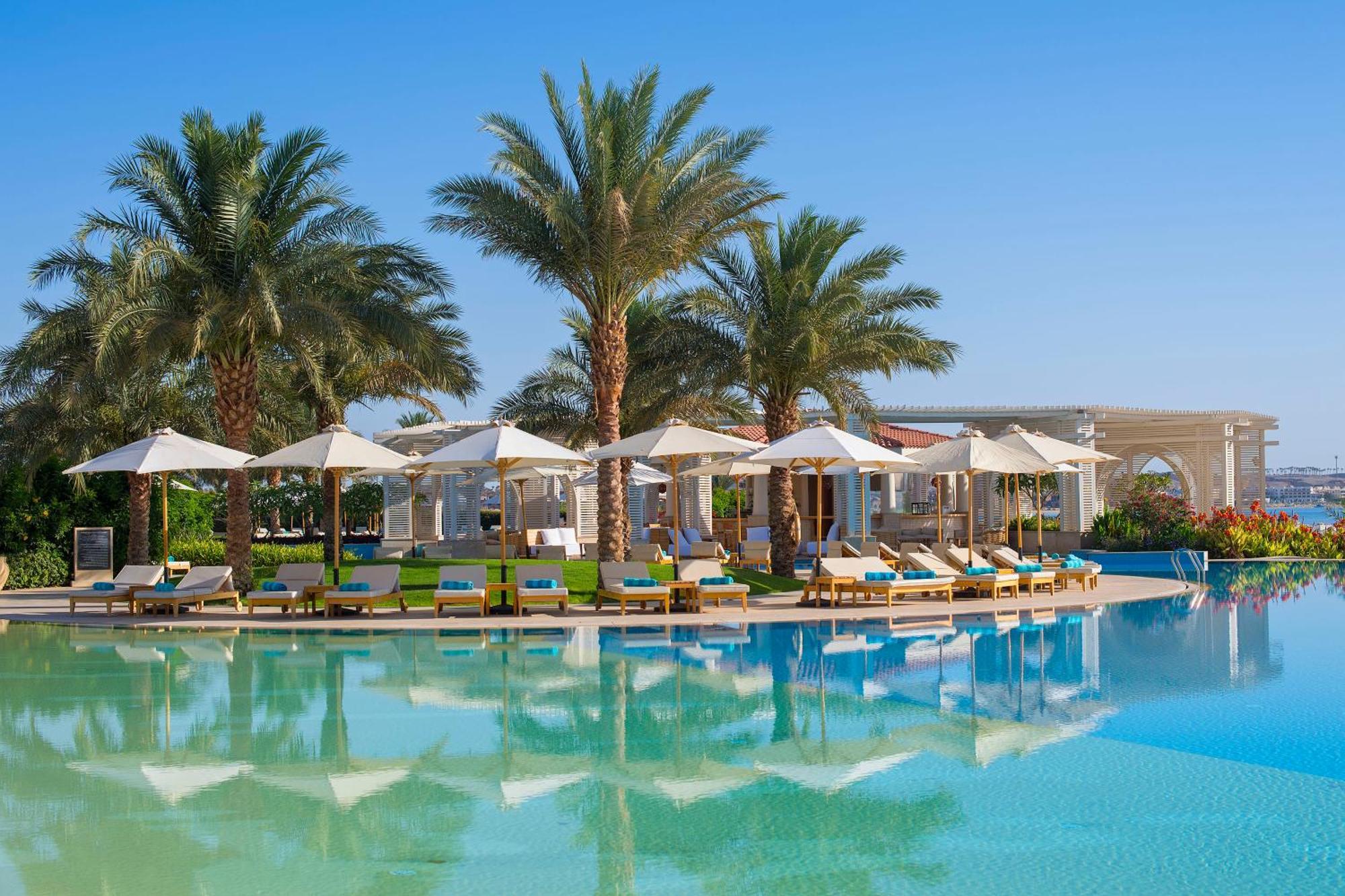 Baron Palace Sahl Hasheesh Hurghada Exterior foto The swimming pool at the resort