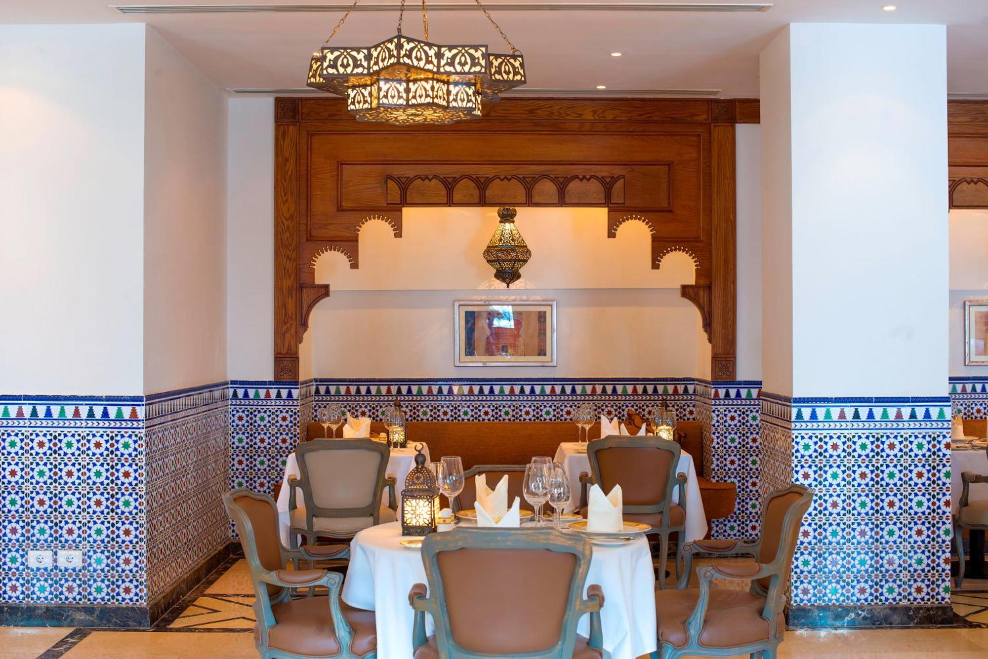 Baron Palace Sahl Hasheesh Hurghada Exterior foto Restaurant in the hotel