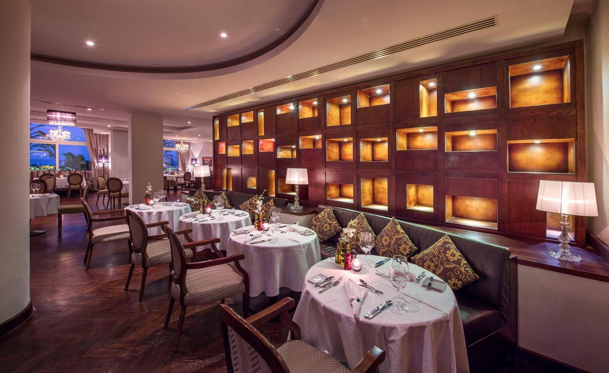 Baron Palace Sahl Hasheesh Hurghada Exterior foto The restaurant