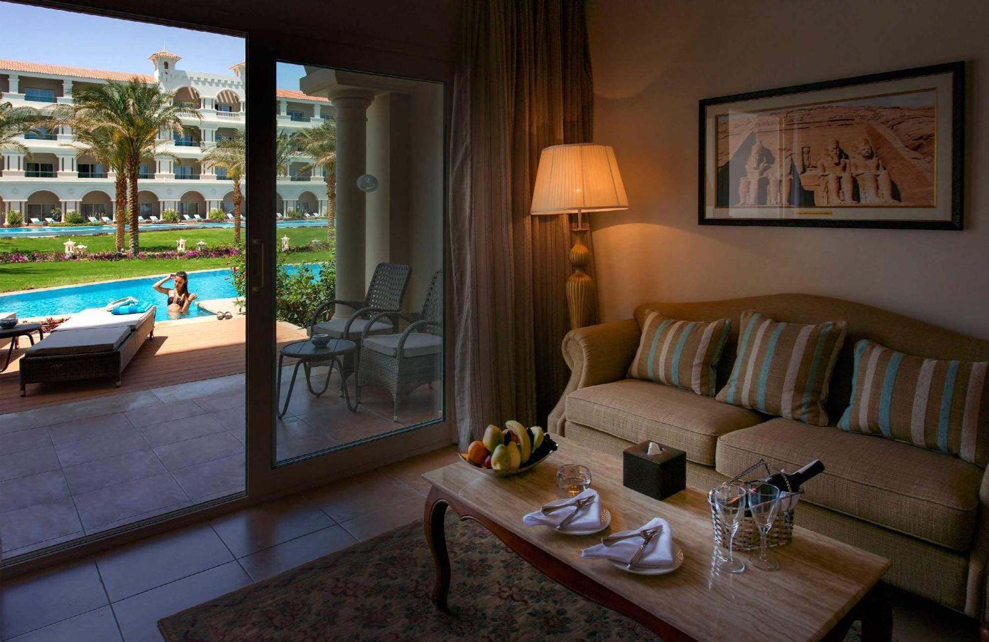Baron Palace Sahl Hasheesh Hurghada Exterior foto A room at the Hilton Luxor