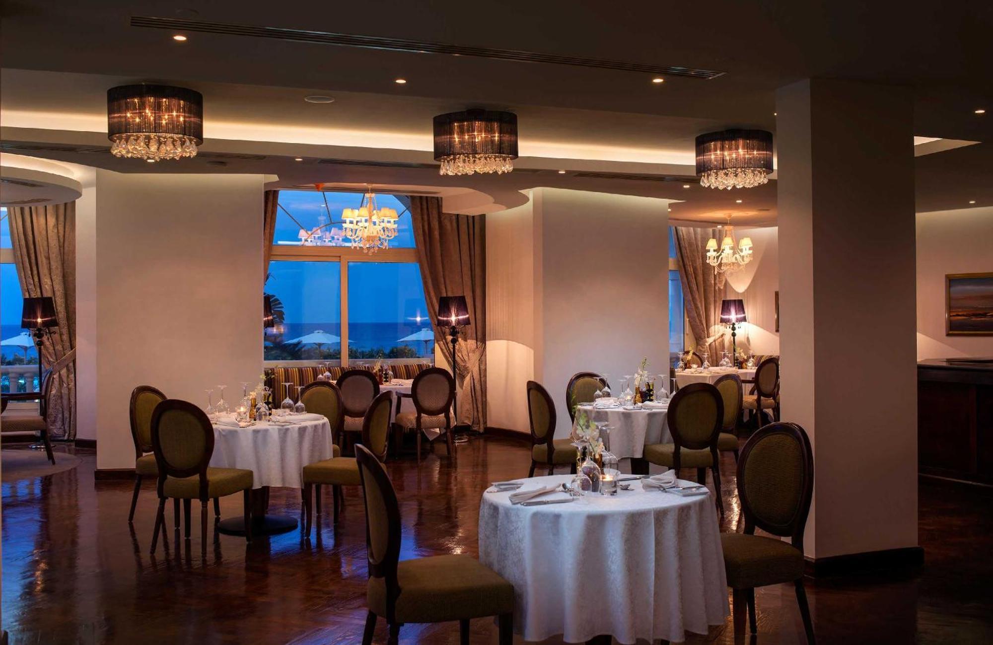 Baron Palace Sahl Hasheesh Hurghada Exterior foto The restaurant