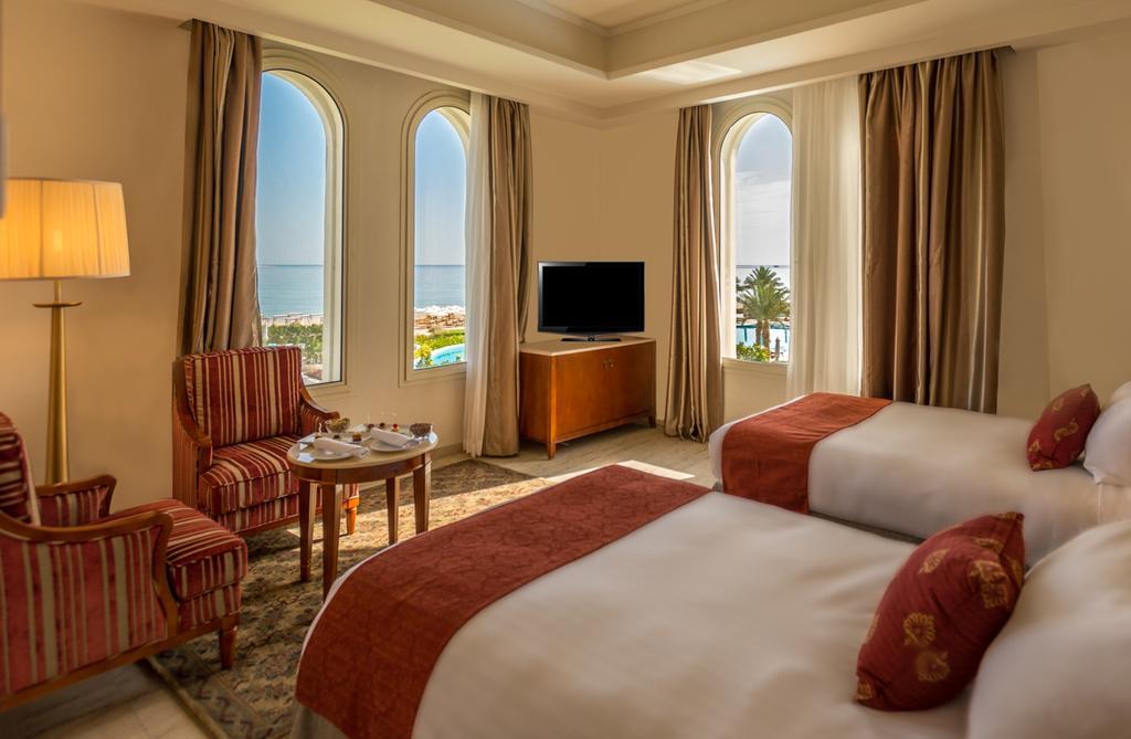 Baron Palace Sahl Hasheesh Hurghada Exterior foto A room at the hotel